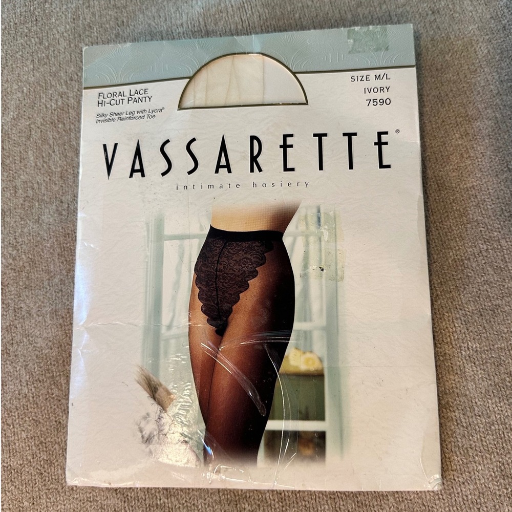 Vassarette Size M/L Floral Lace Hi-Cut Pantyhose Ivory Sheer 7590 Made in USA
